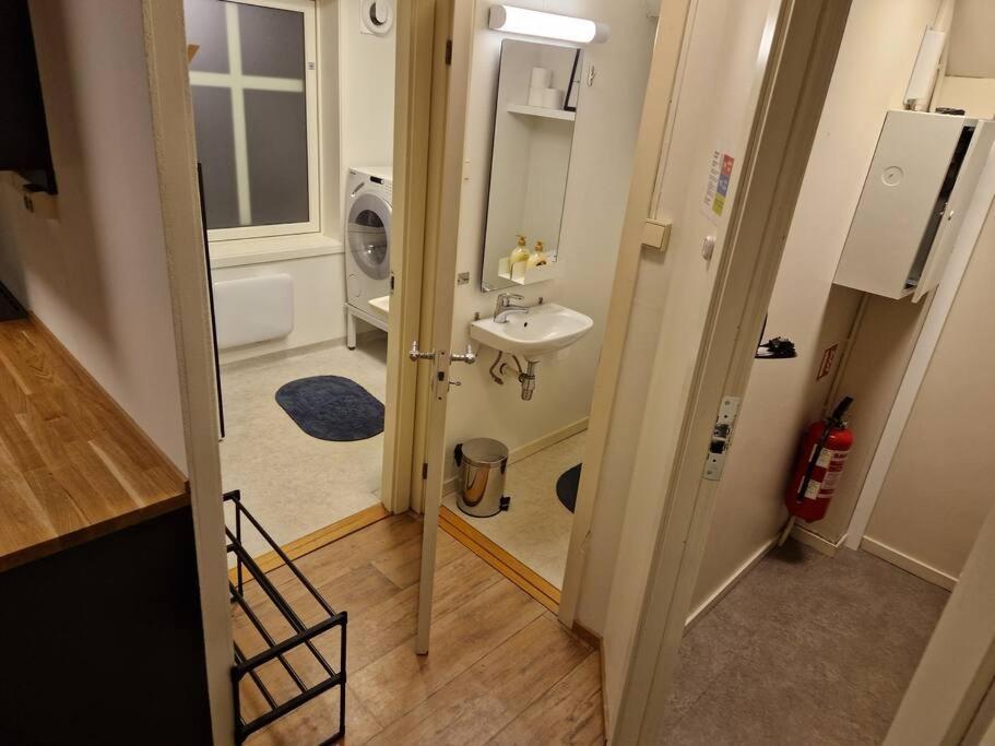 Apartment Next To The Bridge Тромсё Экстерьер фото