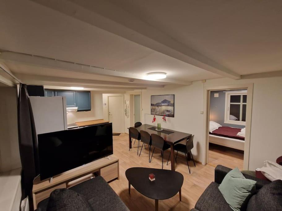 Apartment Next To The Bridge Тромсё Экстерьер фото